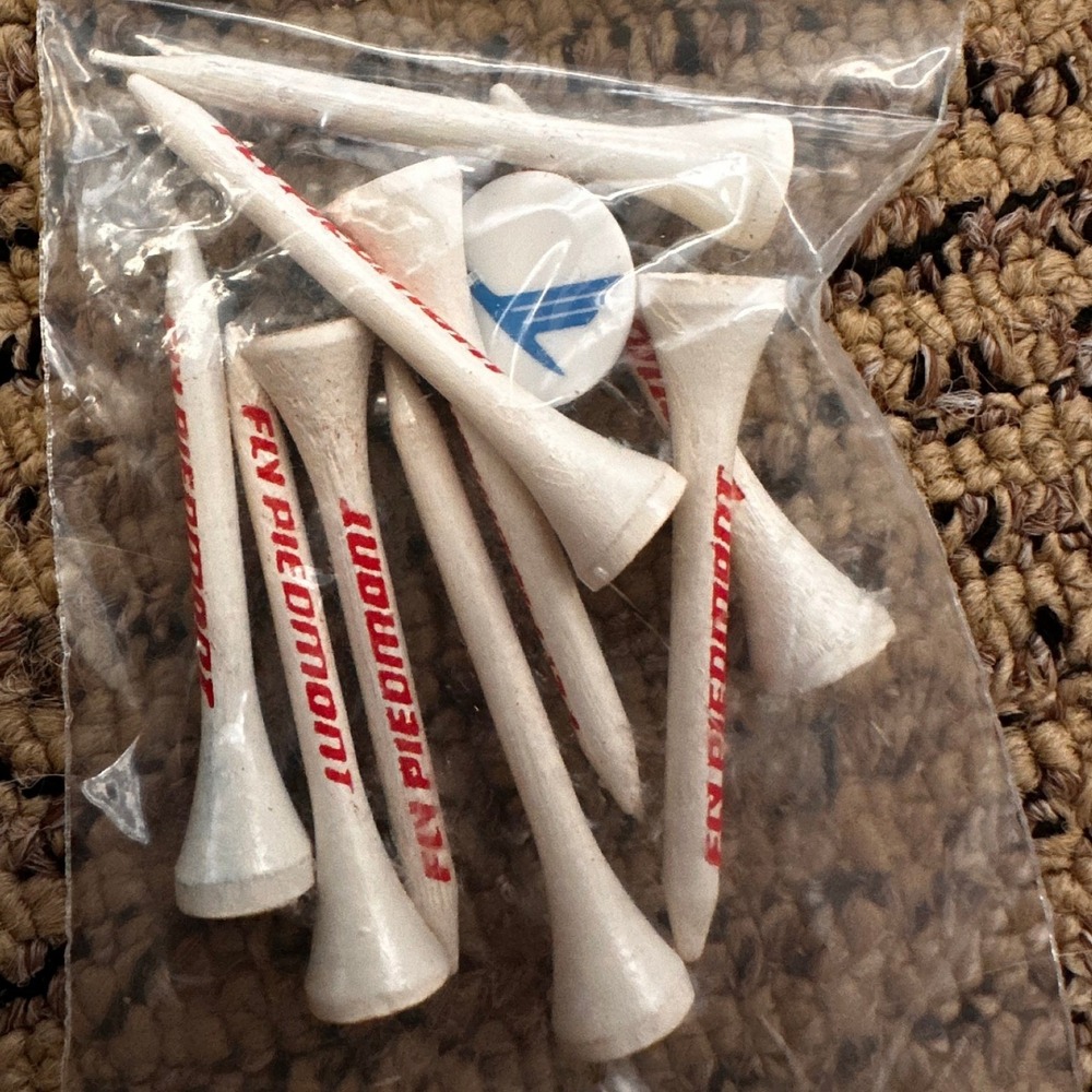 Piedmont Airlines Golf Tees & Ball Markers Lot of 10 Vintage Airline Promo Baggy